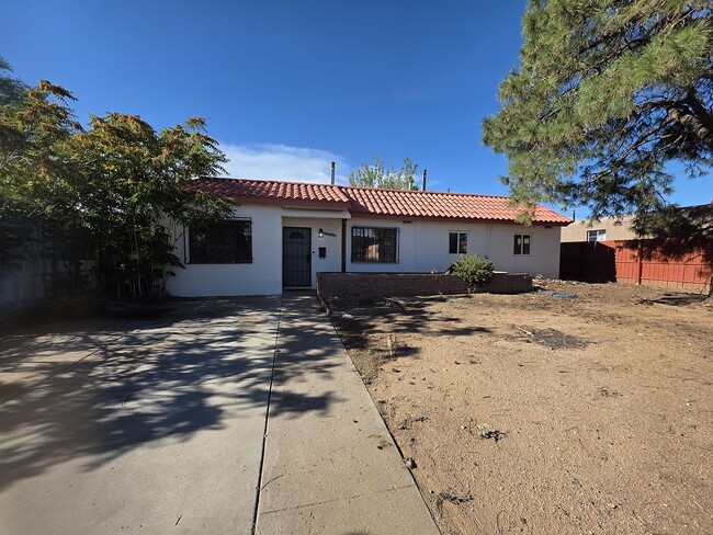 Building Photo - 5301 Mescalero Rd NE