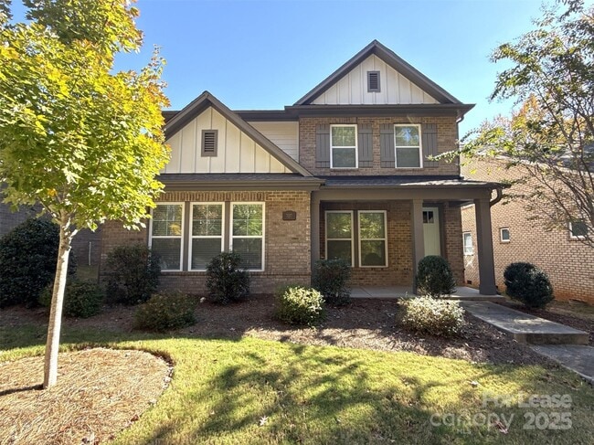 Building Photo - 707 Marion Dr