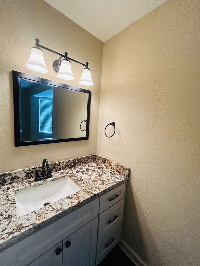 Photo - 2 Bedroom Baylor Gem