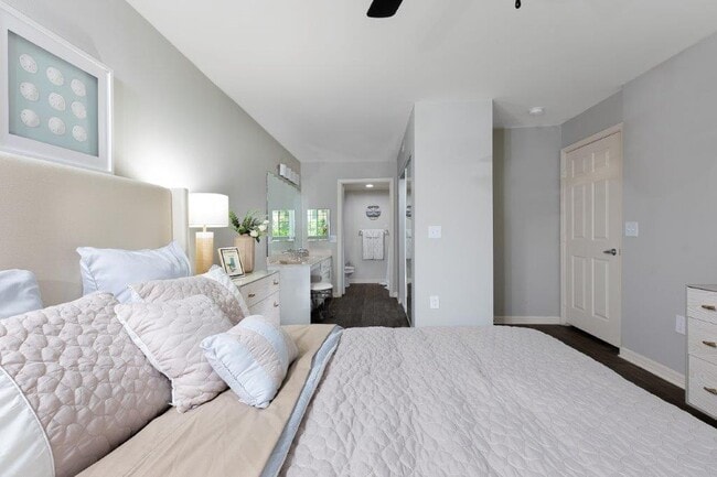 Manatee Bay Apartments
