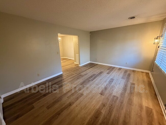 Photo - 1711 Herrin Dr