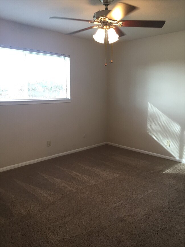 Photo - 1181 Lyric Ln