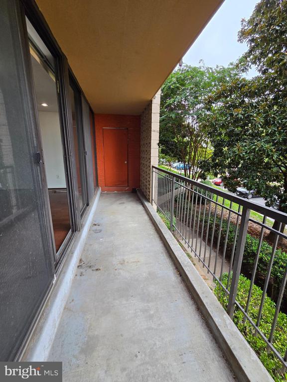 Building Photo - 16 S Van Dorn St Unit 201