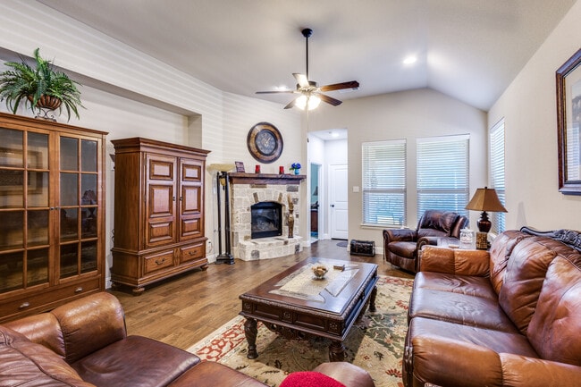 Photo - 2204 Yorktown Dr