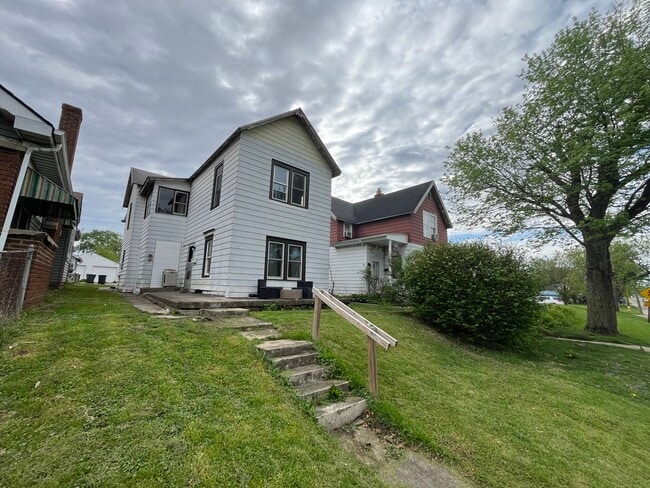 Photo - 1712 Main St Unit 2