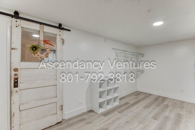 Photo - 1138 Vitt Dr