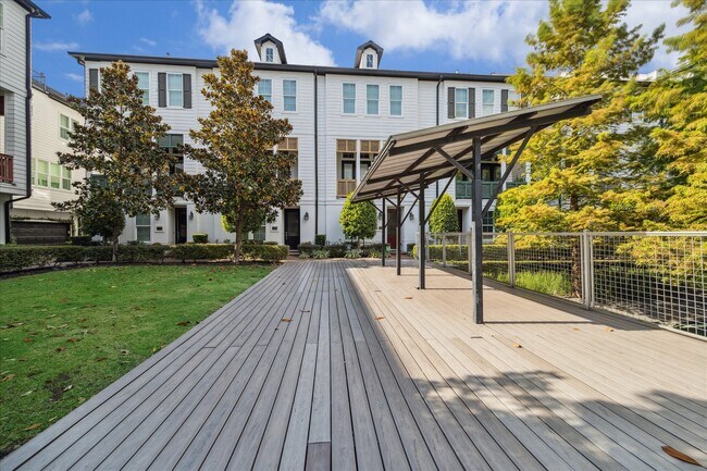 Photo - 2928 Rusk St