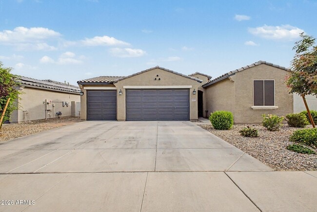 Building Photo - 17279 W Dahlia Dr