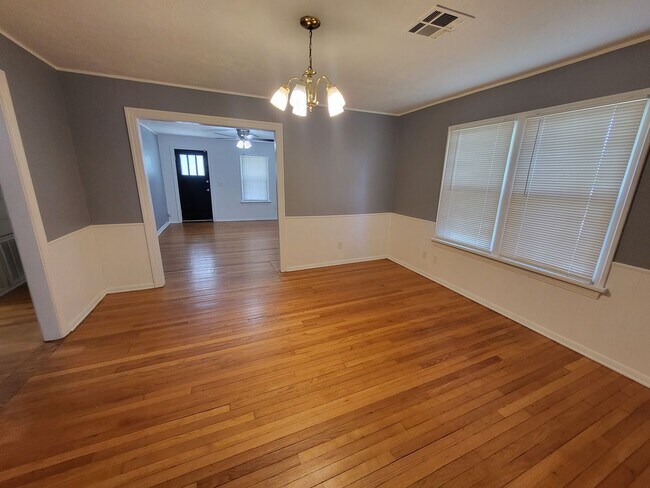 Photo - 2-bedroom 1 bathroom house with garage and...