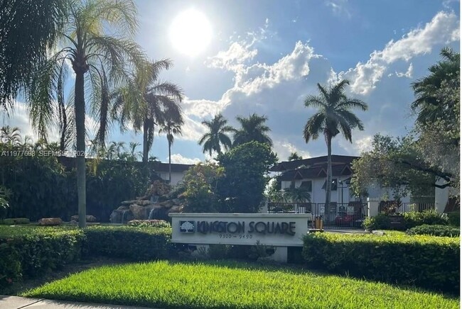 Building Photo - 9392 SW 77th Ave Unit E5