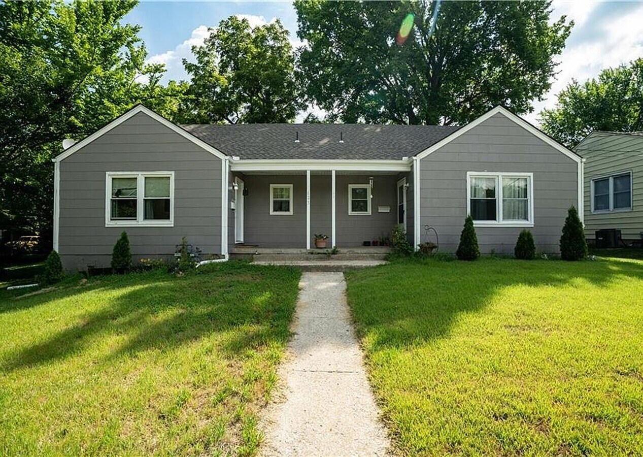 621-623 N Pleasant St - 621-623 N Pleasant St Unit 621 N Pleasant St