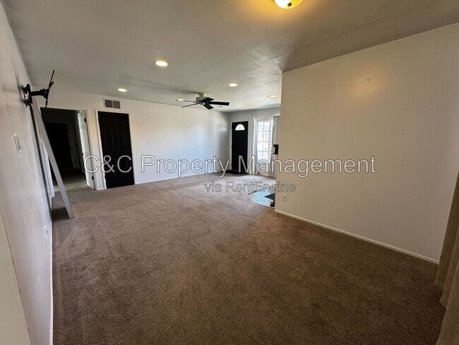 Photo - 3513 Clayburn Rd