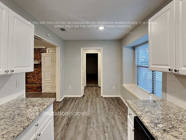 Photo - 3803 Double Oak Ln