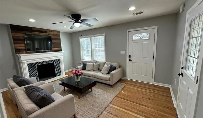 Photo - 1770 Springview Rd NW