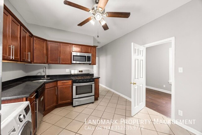 Photo - 2947 N Avers Ave Unit 2