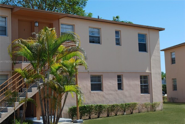 Photo - 6525 SW 57th Ct Apartment Unit 1