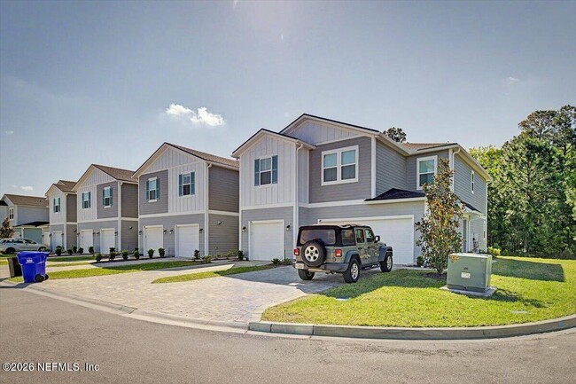 Photo - 61 Mellowood Ln