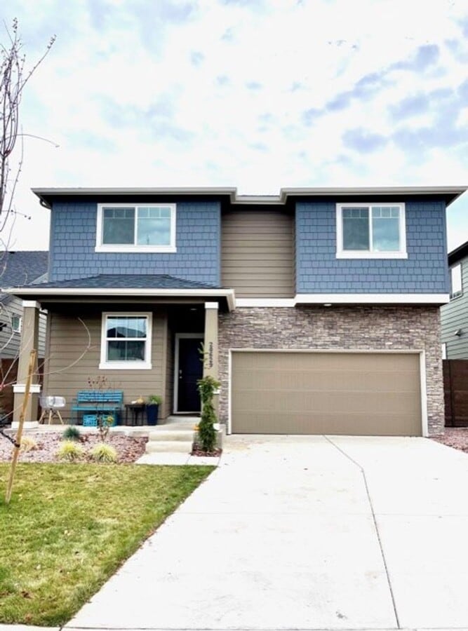 Modern 4 bedroom with den and neighborhood pool - Modern 4 bedroom with den and neighborhood pool