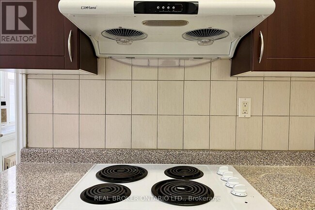 Photo - 274 Coxwell Ave