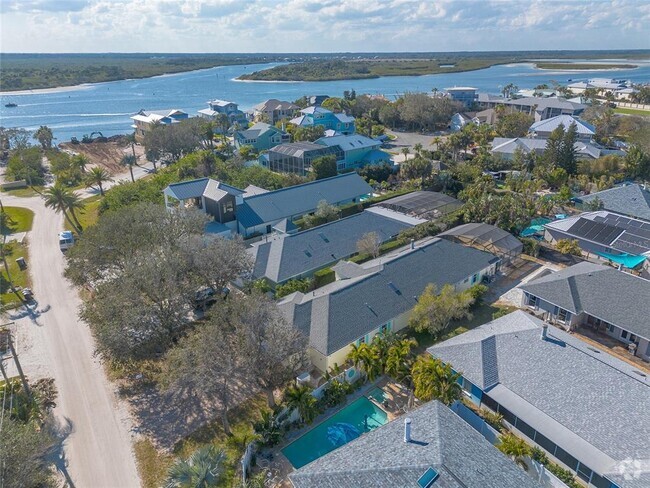 Building Photo - 108 Ocean Dr Rental