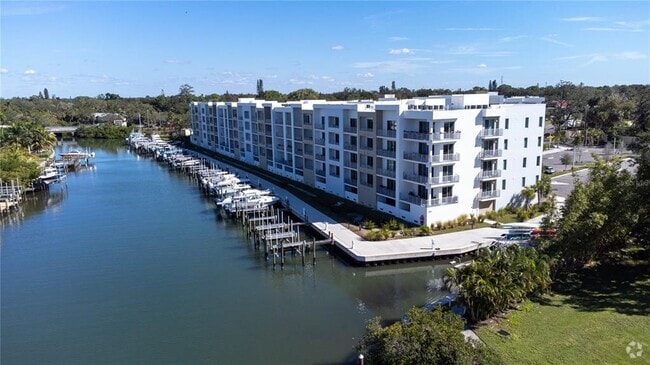 Building Photo - 1709 N Tamiami Trl Unit 215 Rental