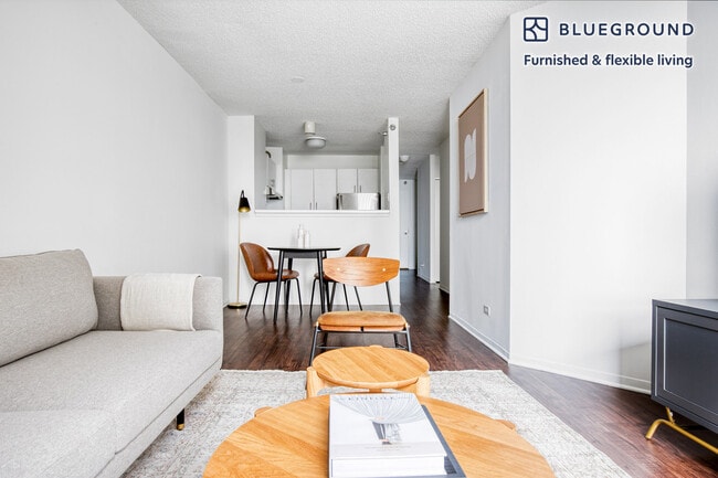 Photo - 445 E Ohio St Unit FL37-ID412