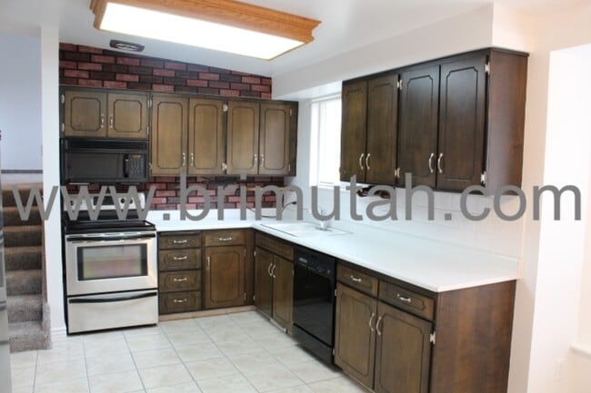 Photo - 602 Pioneer Ave