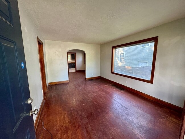 Photo - 3 Bedroom House in South Louisville - Fenced Yard, Off-Street Parking, Pets OKAY!