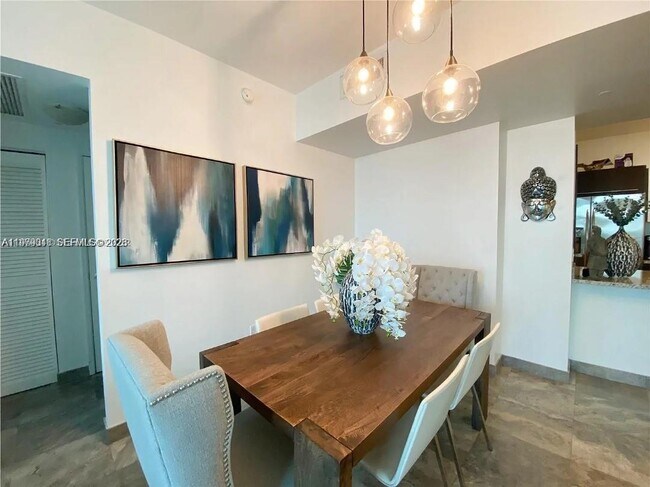 Photo - 951 Brickell Ave Unidad 1205