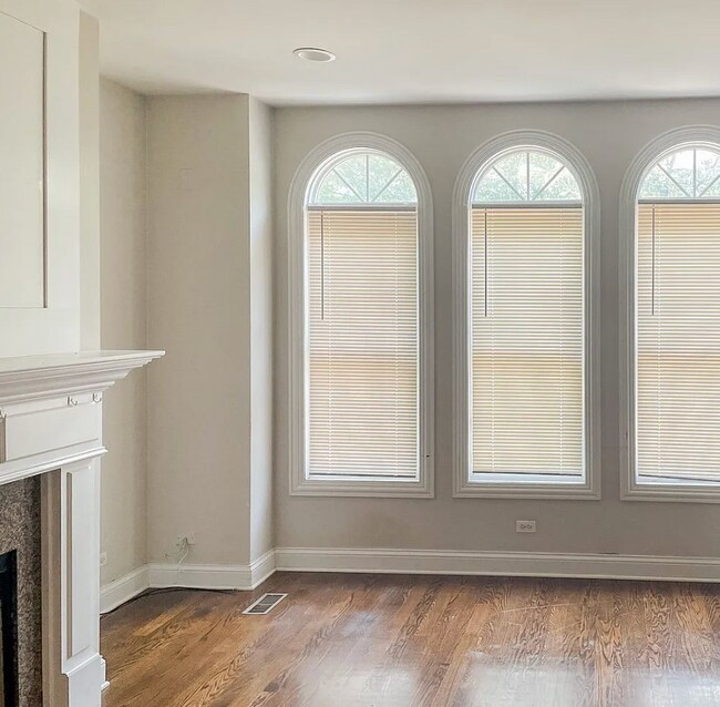 Photo - 2741 N Southport Ave Unit 1S