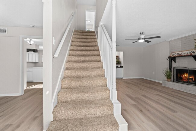 Photo - 16015 Southampton Dr