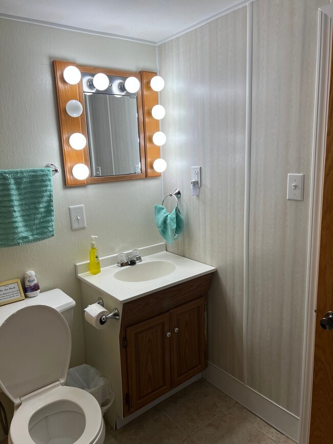 Photo - 13901 120th Ave Unit Furnished 1 bedroom basement apt.