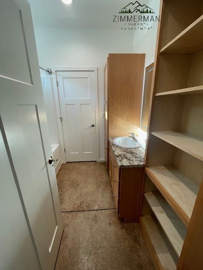Photo - Modern 2 Bedroom Home in the Heart of Springfield!