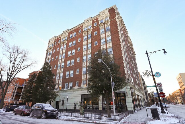Photo - 6930 N Greenview Ave Rental