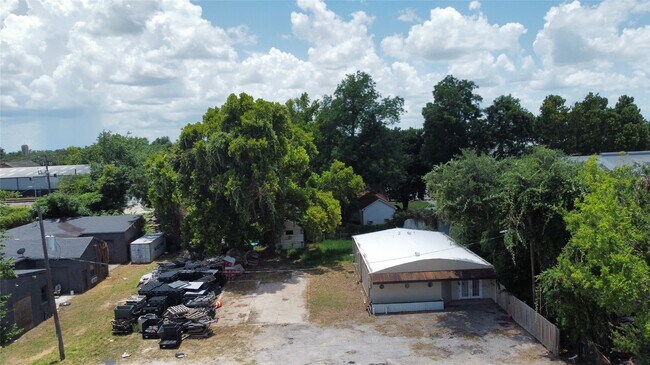 Photo - 7444 Avenue P