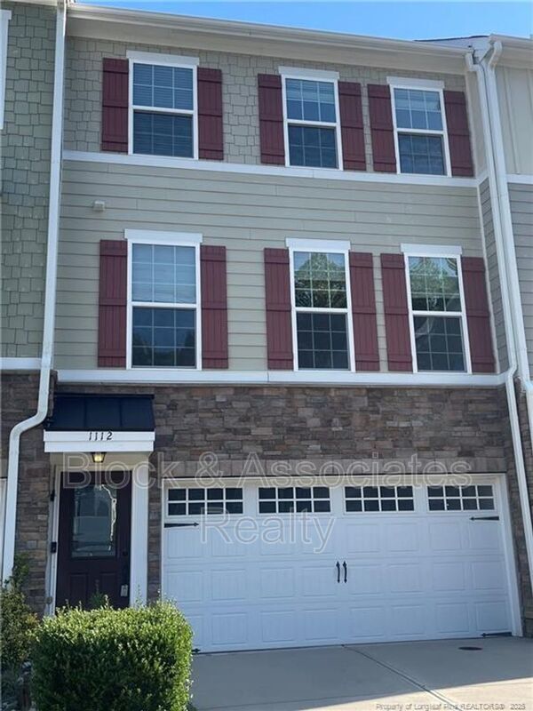 Photo - 1112 Boxcar Way