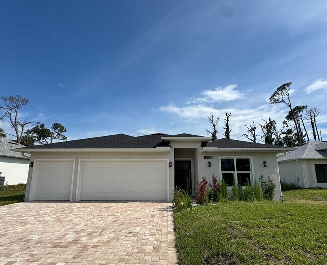 Building Photo - 16483 Hillsborough Blvd Rental