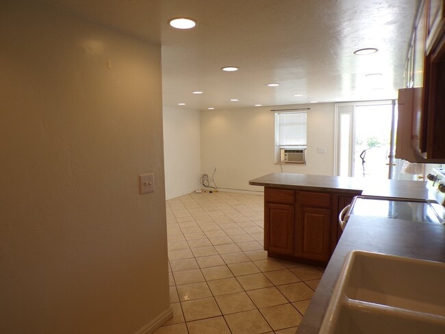 Photo - 552 S 800 W St