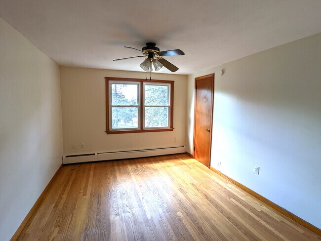 Photo - 252 Deerfield Rd Unit B