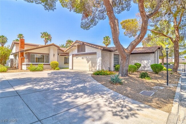 Photo - 4413 Live Oak Dr