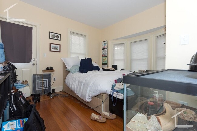 Photo - 2-72 Brooks St