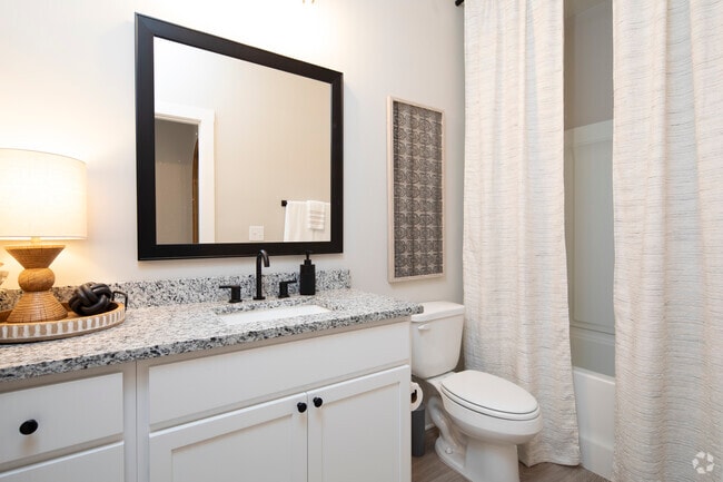 2BR, 2BA, 110 METROS CUADRADOS/1.261 PIES CUADRADOS, baño adicional