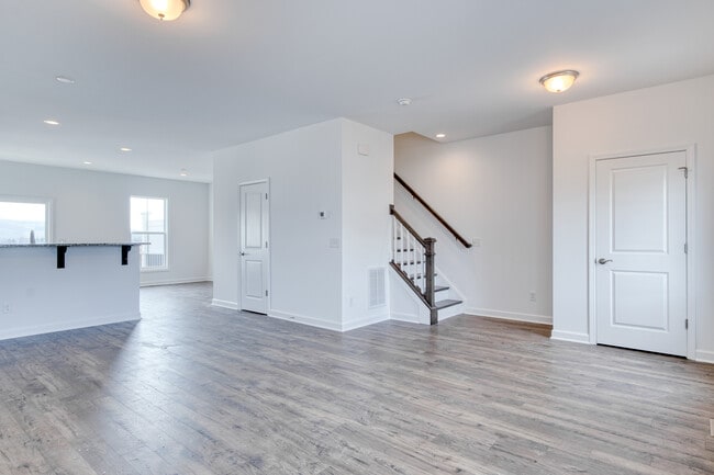 Photo - 221 Addison Ct