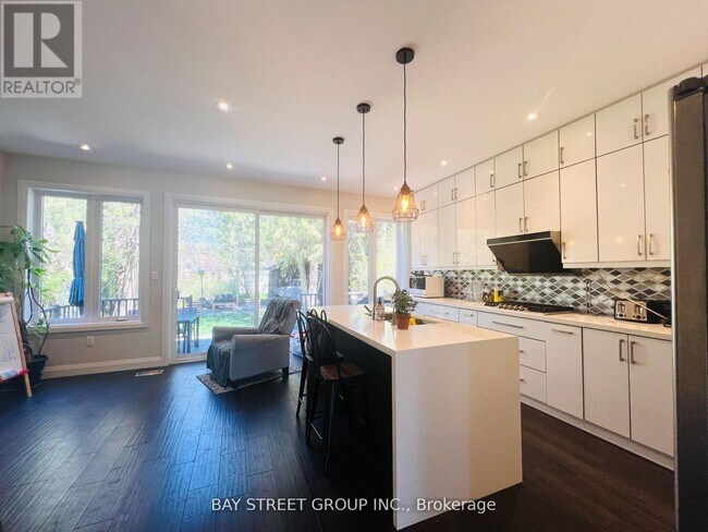 Photo - 16 Enfield Ave