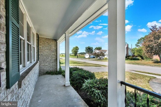 Photo - 974 Fairview Ave