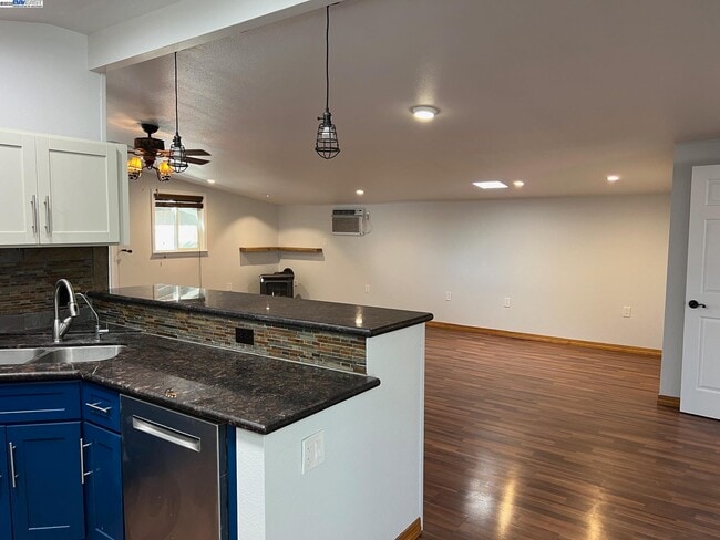 Photo - 6020 Lindemann Rd