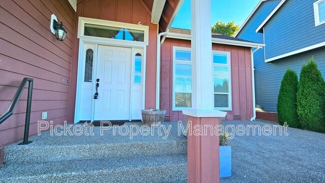 Photo - 770 Tufts Ave E
