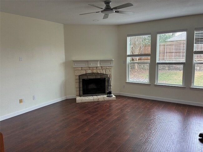 Photo - 607 Tuskegee Dr