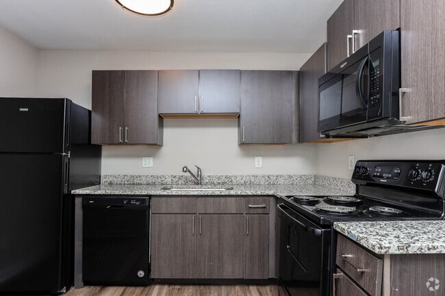 3BR, 2.5BA - 1,400 SF