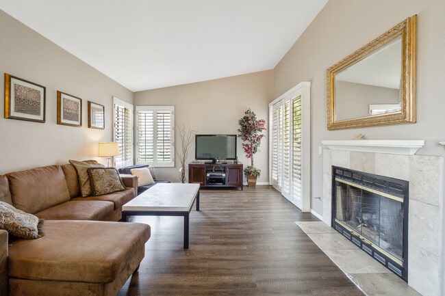 Photo - 16 Corniche Dr Unit H